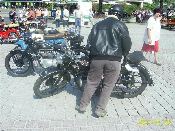 sa400114 111.jpg